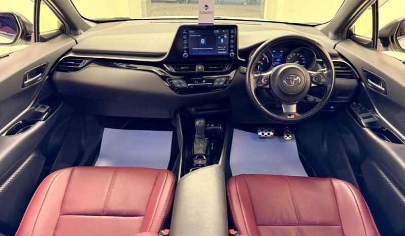 
								2019 TOYOTA C-HR ( S-GR sport) 1.8 HYBRID full									