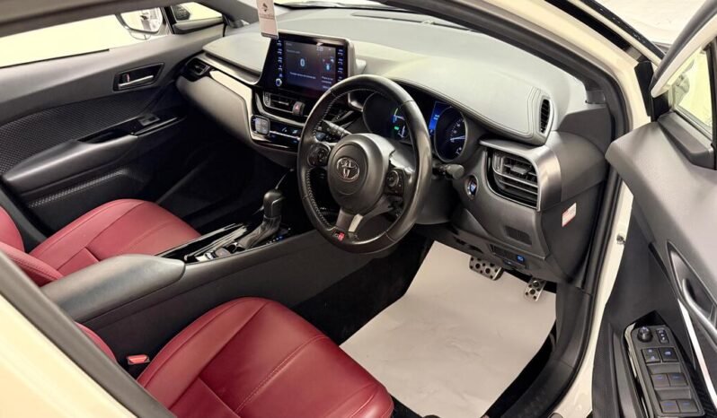 
								2019 TOYOTA C-HR ( S-GR sport) 1.8 HYBRID full									