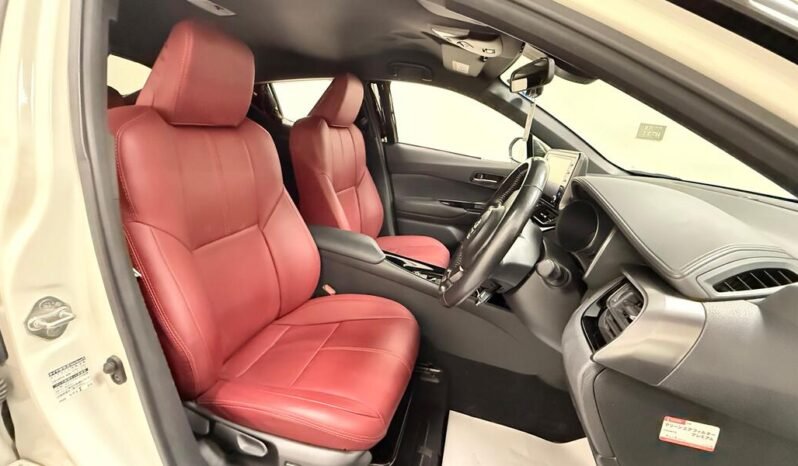 
								2019 TOYOTA C-HR ( S-GR sport) 1.8 HYBRID full									