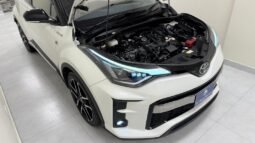 
										2019 TOYOTA C-HR ( S-GR sport) 1.8 HYBRID full									