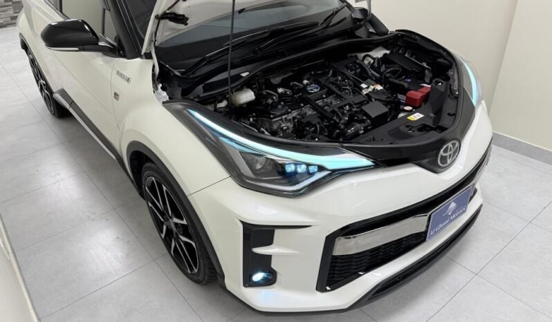 
								2019 TOYOTA C-HR ( S-GR sport) 1.8 HYBRID full									