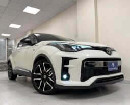 
										2019 TOYOTA C-HR ( S-GR sport) 1.8 HYBRID full									
