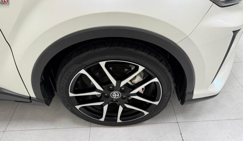 
								2019 TOYOTA C-HR ( S-GR sport) 1.8 HYBRID full									