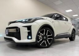 
										2019 TOYOTA C-HR ( S-GR sport) 1.8 HYBRID full									
