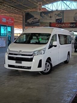 
										2019 Toyota HIACE Commuter Deluxe 2.8L Diesel full									