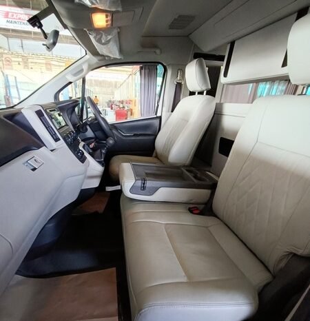 
								2019 Toyota HIACE Commuter Deluxe 2.8L Diesel full									