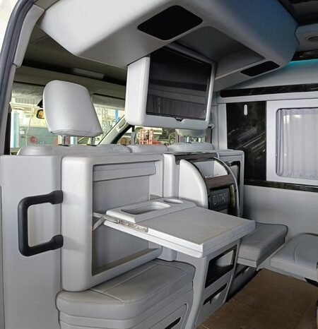 
								2019 Toyota HIACE Commuter Deluxe 2.8L Diesel full									