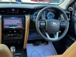 
										2023 TOYOTA FORTUNER V 2.7 PETROL full									