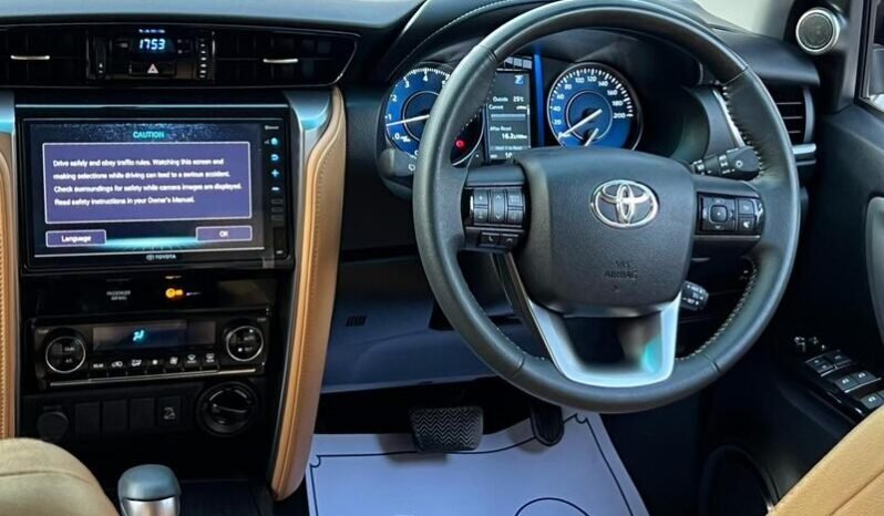 
								2023 TOYOTA FORTUNER V 2.7 PETROL full									