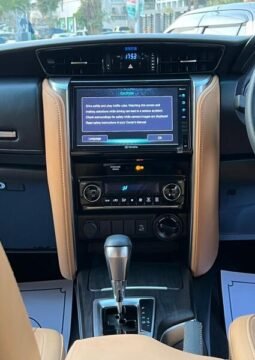 
										2023 TOYOTA FORTUNER V 2.7 PETROL full									