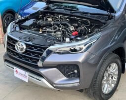 
										2023 TOYOTA FORTUNER V 2.7 PETROL full									