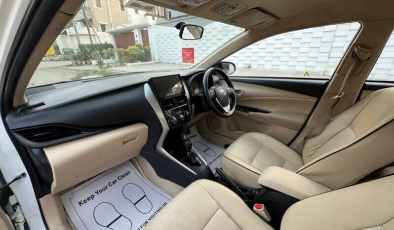 
								2022 TOYOTA YARIS GLI 1.3 CVT-i full									