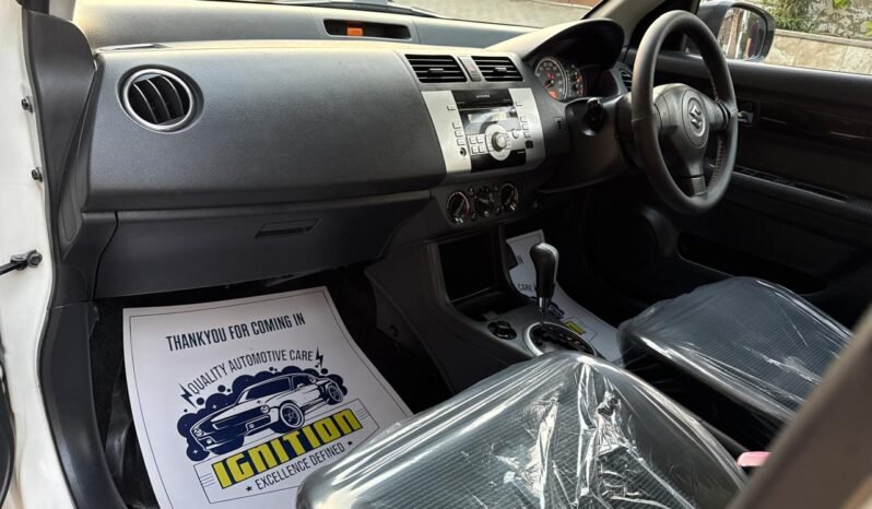 
								2013 SUZUKI SWIFT 1.3 DLX full									