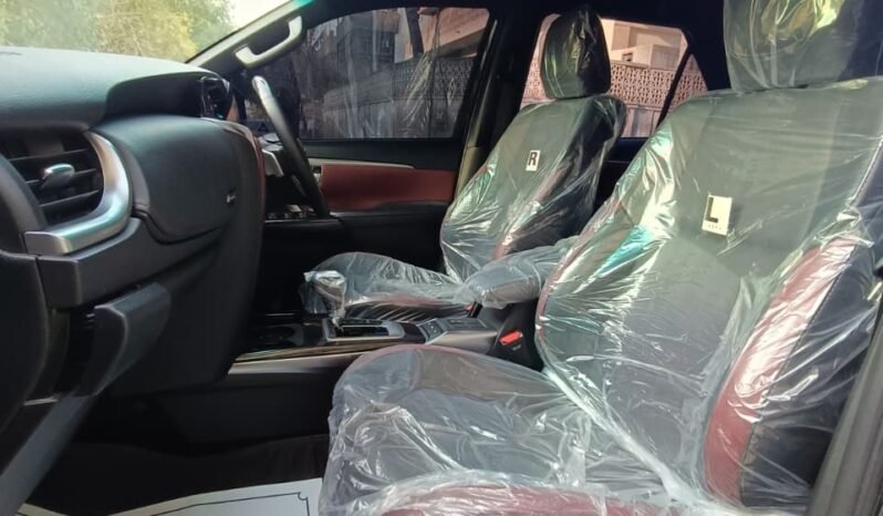 
								2023 TOYOTA FORTUNER LEGENDER 2.8 Σ4 full									