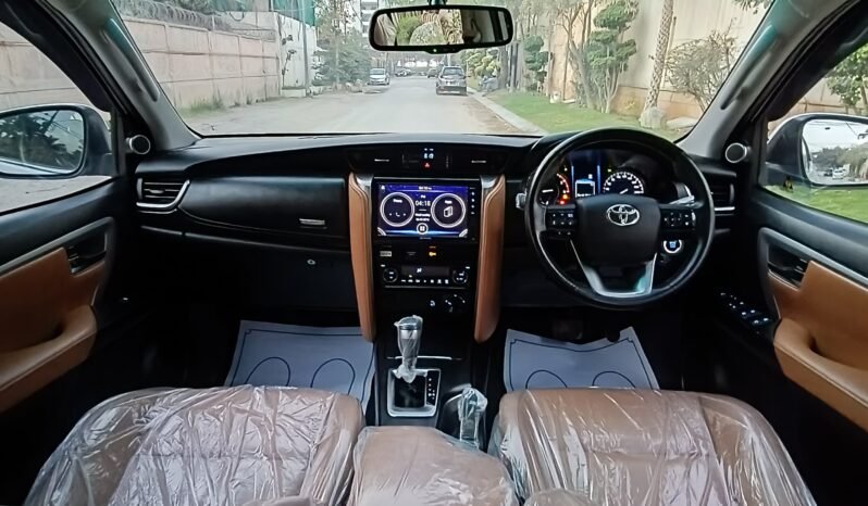 
								2022 TOYOTA FORTUNER SIGMA 2.8 full									