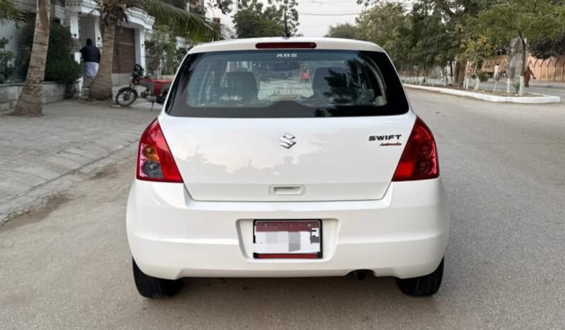 
								2013 SUZUKI SWIFT 1.3 DLX full									