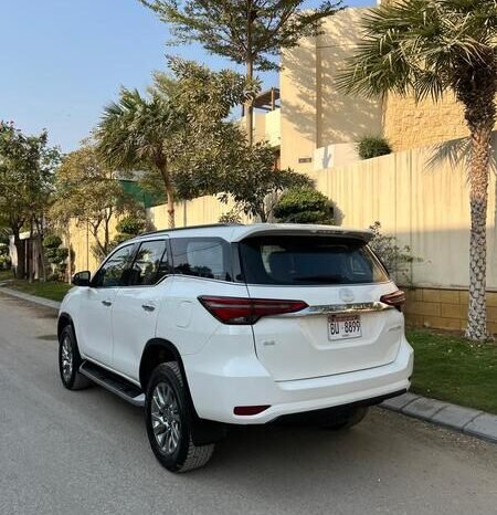 
								2021 TOYOTA FORTUNER SIGMA 2.8 full									
