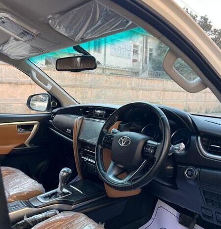 
								2021 TOYOTA FORTUNER SIGMA 2.8 full									