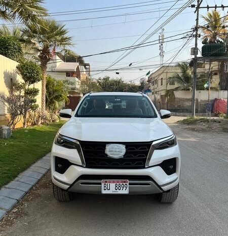 
								2021 TOYOTA FORTUNER SIGMA 2.8 full									