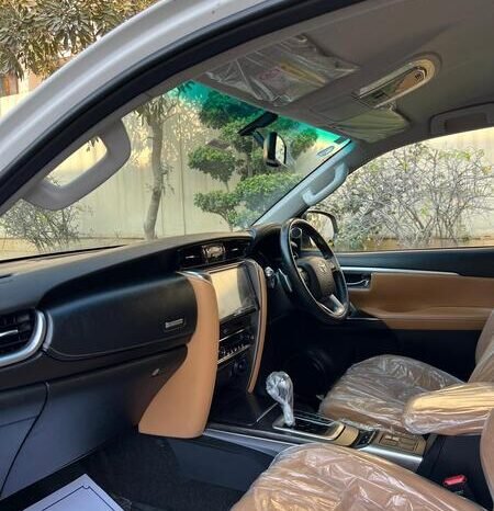 
								2021 TOYOTA FORTUNER SIGMA 2.8 full									