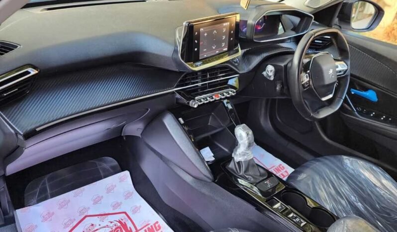 
								PEUGEOT 2008 ALLURE PACKAGE full									