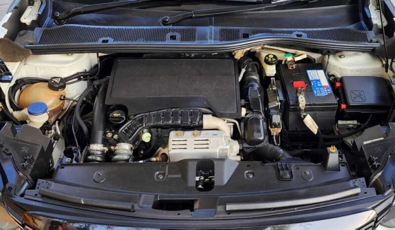 
								PEUGEOT 2008 ALLURE PACKAGE full									