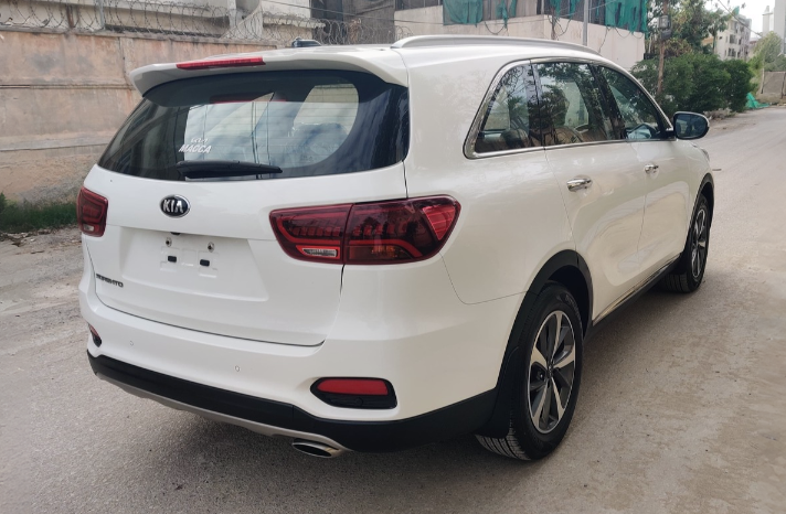 
								2024 KIA Sorento 2.4 FWD full									