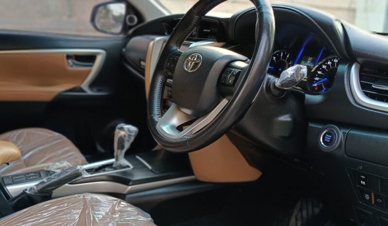
								2019 TOYOTA FORTUNER SIGMA 2.8 – Converted Legender full									