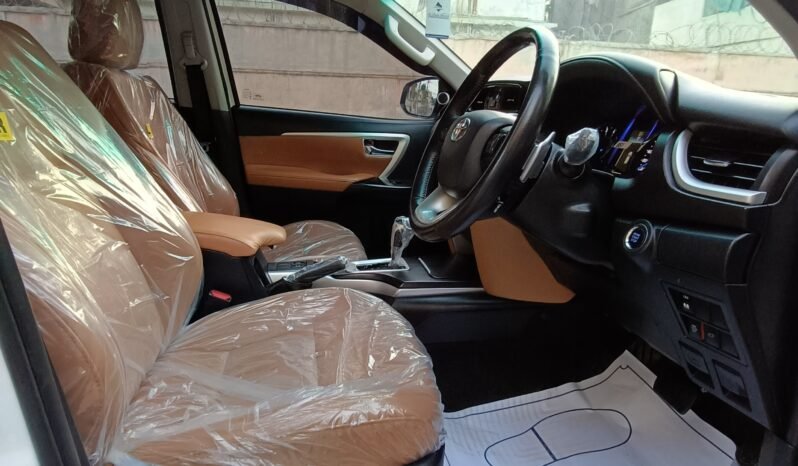 
								2019 TOYOTA FORTUNER SIGMA 2.8 – Converted Legender full									