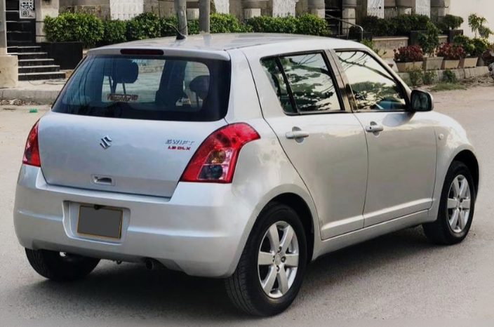 
								2017 SUZUKI SWIFT 1.3 DLX full									