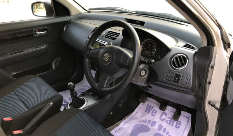 
								2017 SUZUKI SWIFT 1.3 DLX full									