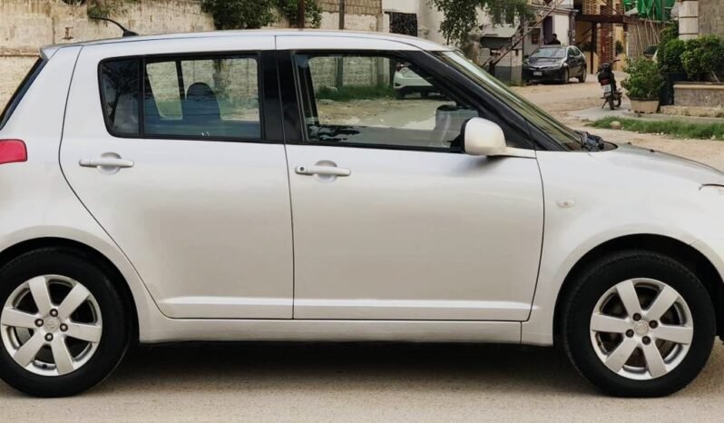 
								2017 SUZUKI SWIFT 1.3 DLX full									