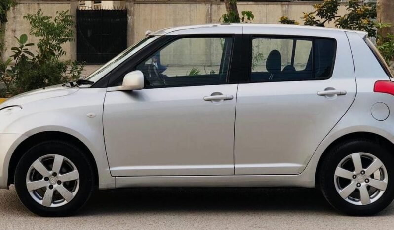 
								2017 SUZUKI SWIFT 1.3 DLX full									